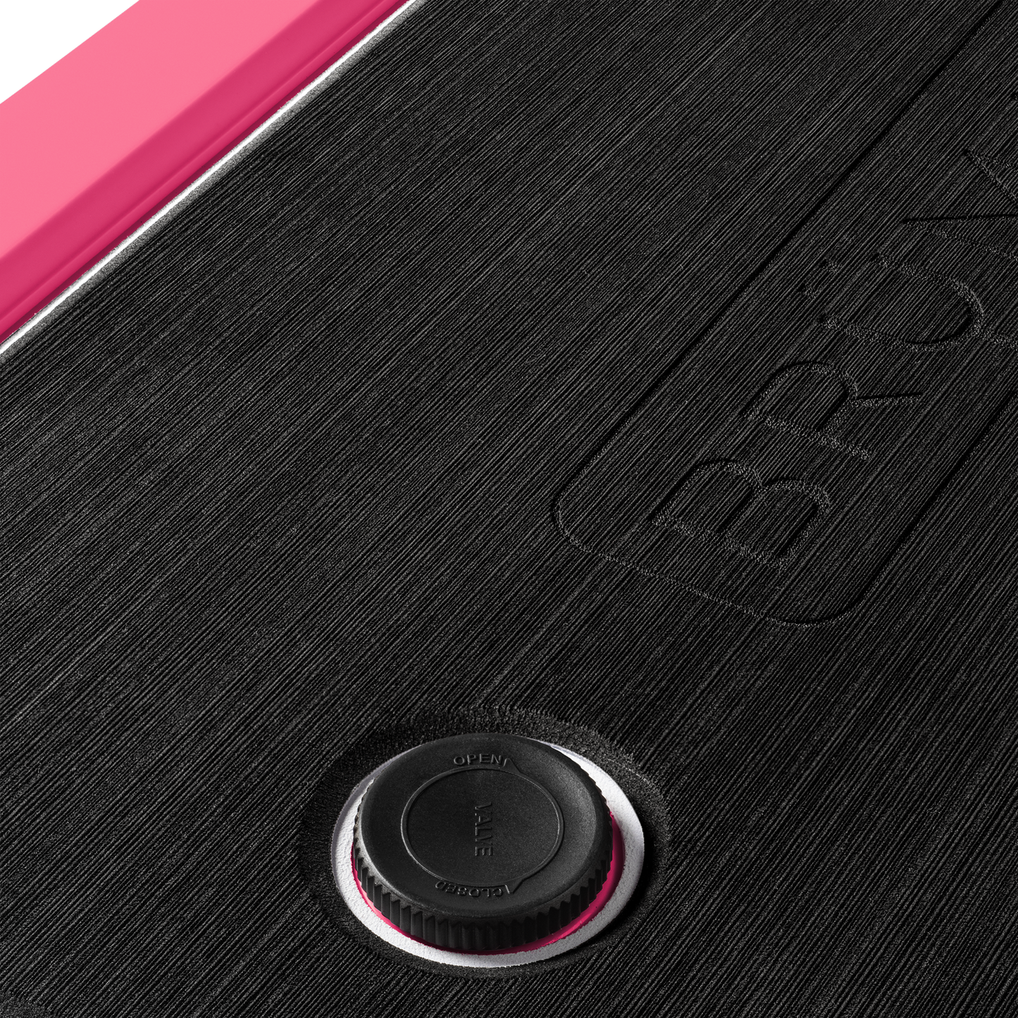 brutank-b8 brutank-55qt-neonpink-vent.png