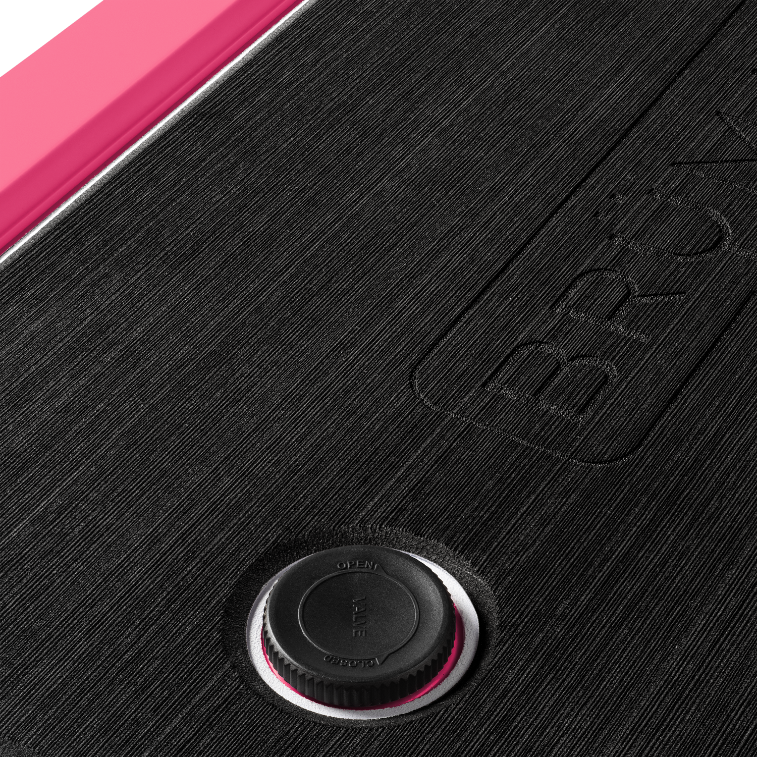 brutank-b8 brutank-55qt-neonpink-vent.png